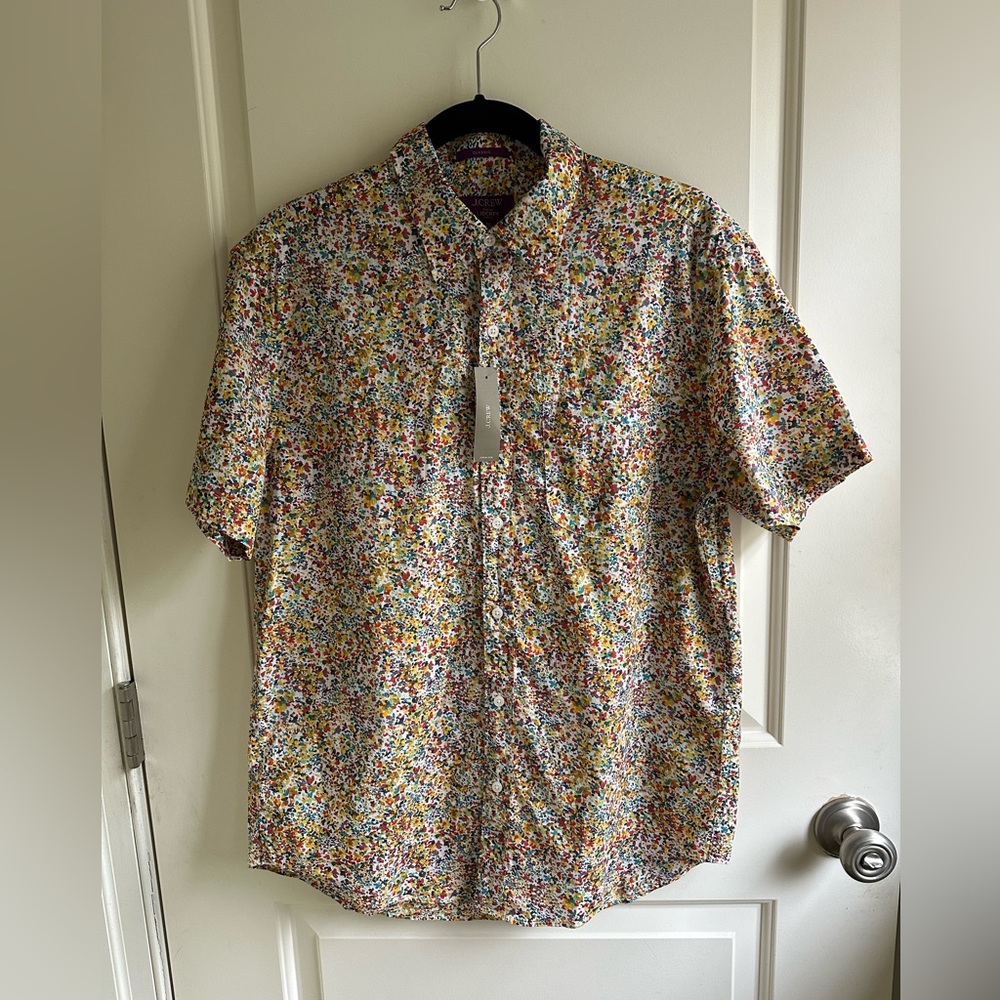 Men’s Medium NWT Short-sleeve point-collar shirt in Liberty® print